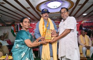 मानचित्र पर लाख तुम खींचा करो लकीर,जिसका हिंदुस्तान है उसका है कश्मीर बहुत : अंसार कंम्बरी