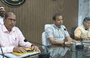 अवैध हथियारों का सौदागर पुलिस के हत्थे चढ़ा, भारी मात्रा में असलहा और कारतूस बरामद