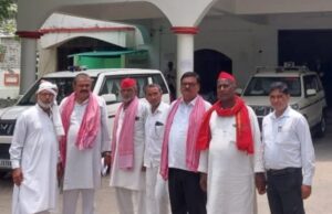 सपा के प्रतिनिधिमंडल ने की डीएम से मुलाकात