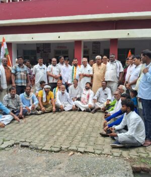 कांग्रेस प्रदेश अध्यक्ष के खिलाफ दर्ज मुकदमे के खिलाफ कांग्रेस ने किया प्रदर्शन