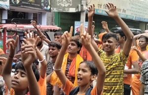 श्रावण मास के तीसरे सोमवार को शिवालयों में उमड़ा श्रद्धालुओं की भीड़