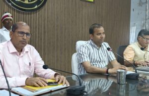 डीएम ने की संचारी रोग, दस्तक व फाइलेरिया उन्मूलन की समीक्षा