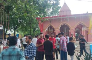 मन्दिर स्थापना उत्सव में श्रद्धालुओं ने ग्रहण किया प्रसाद