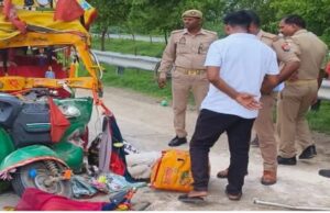 सड़क हादसे में वृद्धा समेत दो कि मौत चार घायल