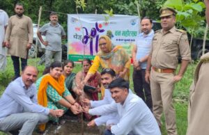 वन विधालय सोढ़ी नगर में साहब सिंह पुंडीर ने किया वृक्षारोपण