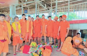 कांवरियों का जत्था मंसूराबाद से बाबा धाम रवाना, बम-बम के जयकारे गूंजे