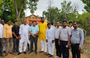 हदरूख मैं खंड विकास अधिकारी कुठौंद ने चलाया सघन वृक्षारोपण अभियान,