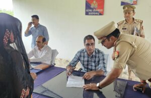 थाना समाधान दिवस पर डीएम एवं एसपी ने लोगों की सुनी शिकायतें