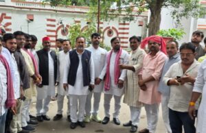 सपाईयों के परिजनों पर पुलिसिया उत्पीड़न पर सपा कार्यकर्ताओं ने जताया रोष