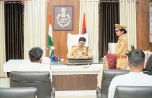 पुलिस कार्यालय मे एसएसपी ने फरियादियों की सुनी समस्याएं