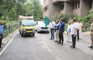 डीएम ने कौशल्य योजना के रथ को हरी झण्डी दिखाकर किया रवाना