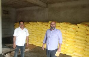 उर्वरक वितरण समितियों पर स्टॉक की उपलब्धता, वितरण आदि की हुई जांच