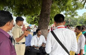 चेकिंग के दौरान बिना टिकट यात्रियों पर वसूला जुर्माना
