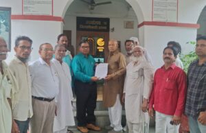 मुस्लिम समाज ने वक्फ भूमि पर अवैध कब्जे को लेकर दिया ज्ञापन