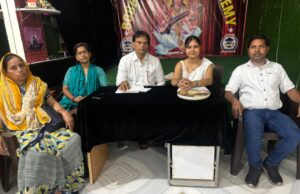 अपनी मांगों को लेकर हड़ताल पर रहे राशन डीलर