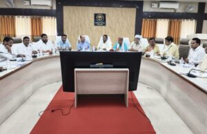 डीएम एवं विधायकगण की अध्यक्षता में सुचारू विद्युत आपूर्ति के संबंध में हुई बैठक