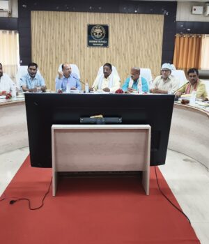 डीएम एवं विधायकगण की अध्यक्षता में सुचारू विद्युत आपूर्ति के संबंध में हुई बैठक