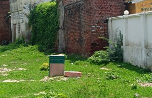 स्वतंत्रता संग्राम सेनानियों का टूटा शिलापट्ट, आक्रोश