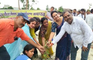 वसुधा फाउंडेशन ने कॉलेज में किया 101 पौधारोपण