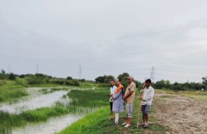 लोकपाल समाज शेखर फिर पहुँचे डीह बलई गाँव, कुसहा ग्राम के तालाबो का किया भौतिक सत्यापन
