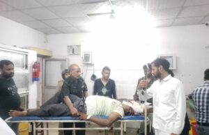 बाइकों की आपस में हुई टक्कर दोनों चालक घायल एक रेफर