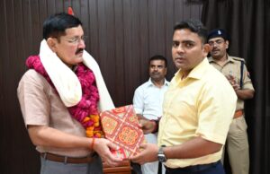 अधिवर्षता आयु पूर्ण करने वाले पुलिस कर्मियों की हुई विदाई