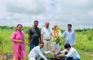 उरई के रंगौली में ‘एक पेड़ माँ के नाम 2.0 अभियान के तहत वृक्षारोपण