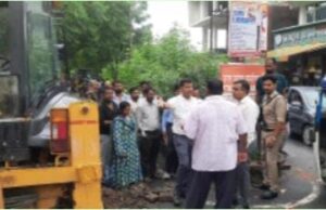 अतिक्रमित रैम्पों पर चला जेसीबी का पंजा