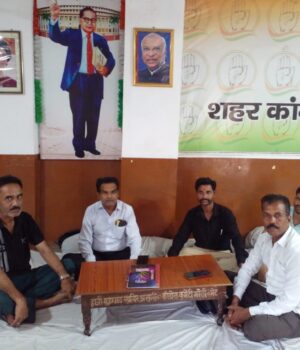 कांग्रेस ने दलित बस्तियों में जलभराव की समस्या के निराकरण की मांग की