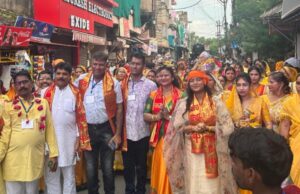 151 मंगल कलश के साथ निकाली शोभा यात्रा, लहर वाली माता को पोशाक की अर्पित