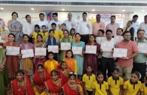 संपूर्णता अभियान सम्मान समारोह एवं आकांक्षा हॉट पांचवां दिन बेसिक शिक्षा विभाग पर रहा केंद्रीत