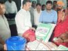 विधायक ने 30 बाढ़ प्रभावित परिवारों में वितरित कि सामाग्री