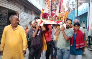 नगर में निकाली गई बाबा भोलेनाथ की शोभायात्रा,भक्त शिवभक्ती में रहे लीन