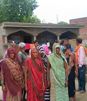 विद्युत आपूर्ति बाधित होने से ग्रामीणों में भारी आक्रोश