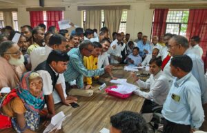 समाधान दिवस में दो सौ उन्हत्तर शिकायतों में अठारह का हुआ निस्तारण