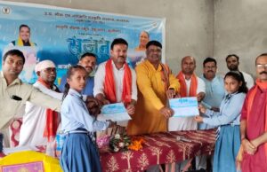 सात दिवसीय कजरी कार्यशाला सम्पन्नबच्चों को दिया गया प्रमाण पत्र