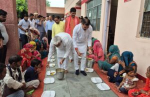 जल शक्ति मंत्री व प्रभारी मंत्री ने बाढ़ प्रभावितों से की भेंट