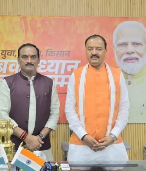 भाजपा महानगर अध्यक्ष ने डिप्टी सीएम से की मुलाकात