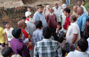 जहानाबाद चेयरमैन ने बाढ़ग्रस्त गांवों का किया दौरा जाना हाल,बांटी राहत सामग्री
