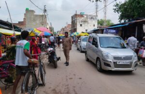 रक्षा बंधन पर महिलाओं ने की खरीदारी पुलिस की दिखी मुस्तादी