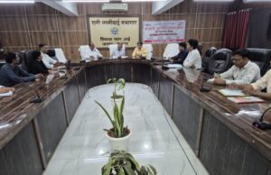 सीडीओ ने एचआईवी-एडस् जागरूकता अभियान के तहत संबंधित अधिकारियों के दिए निर्देश