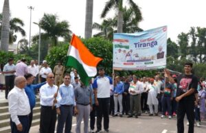 उत्तर मध्य रेलवे मुख्यालय में निकाली गई तिरंगा रैली