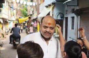 मां विंध्यवासिनी की नगरी में कजरी पर्व पर बच्चों संग भावुक पल, सभासद पं अवनीश मिश्र का वीडियो वायरल