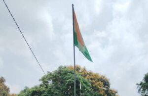 पं बुद्धिमान त्रिपाठी मुनि अगस्त शिक्षण संस्थानो पर स्वतंत्रता दिवस ध्वजारोहण कर मनाई