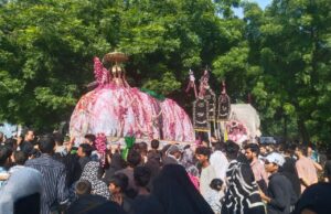 इमामबाड़ा जद्दन मीर साहब से निकाला गया ऐतिहासिक बहत्तर ताबूत