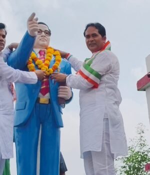 मांधाता की राजनीति में अशफाक अहमद के कद के आगे बौने साबित हो रहे हैं मठाधीश