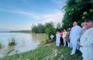 यमुना नदी के बढ़ते जलस्तर को देखते हुए किया यमुना तट का निरिक्षण