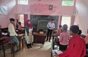 जिलाधिकारी ने किया बघौरा कम्पोजिट विद्यालय का औचक निरीक्षण