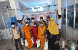 दीर्घायु अस्पताल में गोद लिए गए टीबी मरीजों को वितरित की गई पोषण पोटली