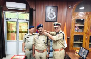 एसएसपी ने ओपी सिंह को आईपीएस पद पर पदोन्नत होने पर दी बधाई